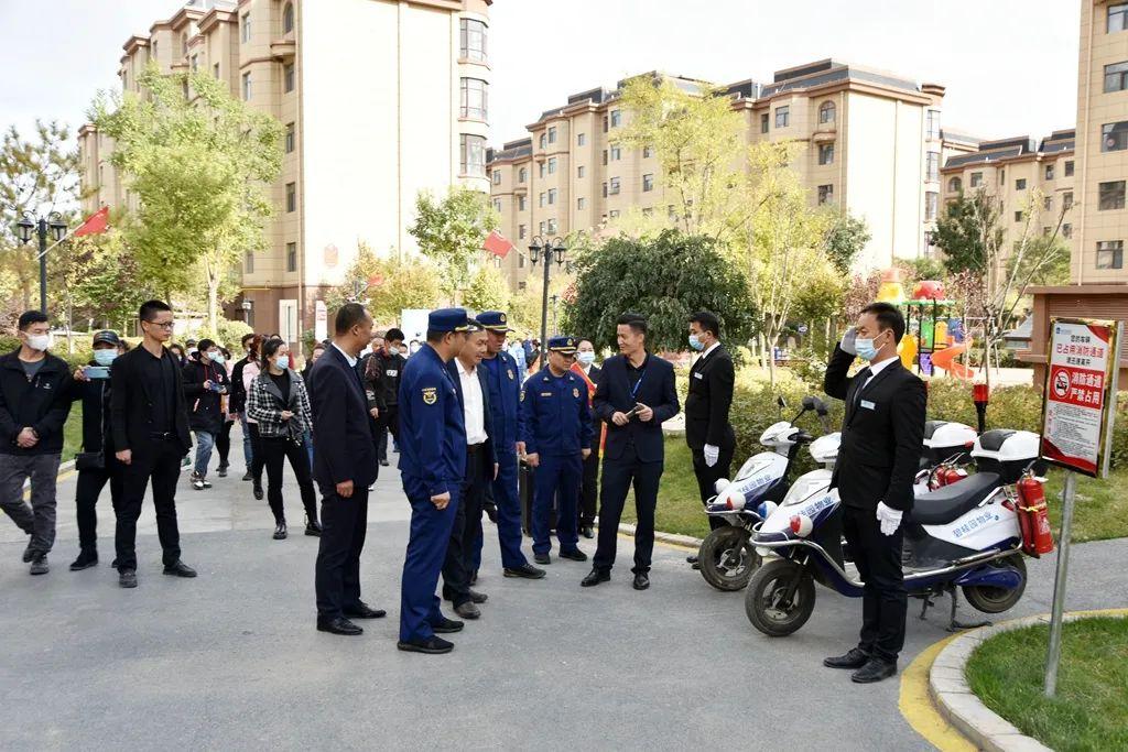 嘉峪关电梯装潢装修，重塑城市垂直空间新面貌